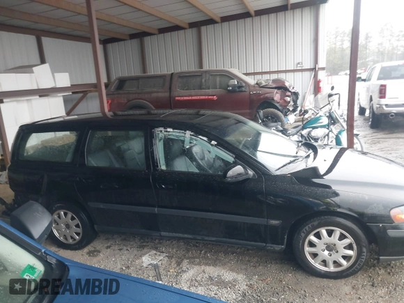 2002 Volvo V70 with VIN YV1SW61R821261424, listed as a IAAI auction lot 42014484 with 1 mi miles. Bid and sale history available at carsss.com. Image 14.
