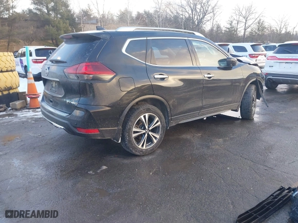 2020 Nissan Rogue SV with VIN JN8AT2MV9LW108233, listed as a IAAI auction lot 41431887 with 82,558 mi miles. Bid and sale history available at carsss.com. Image 4.