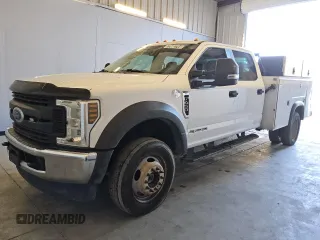 2018 Ford F-450 XL with VIN 1FD0W4HT7JEC68824, listed as a Copart auction lot 77602744 with 165,935 mi miles and Clean Title. Bid and sale history available at carsss.com. Image 1.
