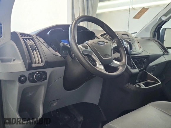 2019 Ford Transit z VIN 1FTYE1YM8KKB40189, wystawiony jako IAAI lot #42763040 z przebiegiem 193 036 mil mil oraz . Historia ofert i sprzedaży dostępna na DreamBid. Obrazek 35.