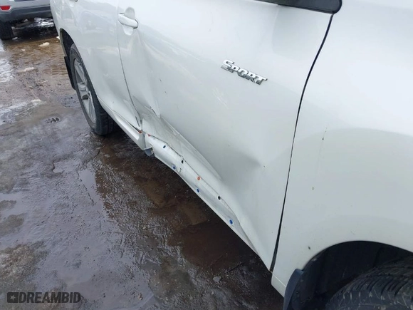 2008 Toyota Highlander Sport with VIN JTEES43A182097071, listed as a IAAI auction lot 41646267 with 198,540 mi miles. Bid and sale history available at carsss.com. Image 6.
