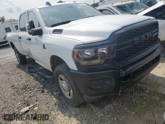 2024 Ram 2500 Tradesman z VIN 3C6UR5HL6RG270224, wystawiony jako Copart lot #45301145 z przebiegiem 44 193 mil mil oraz Szkoda całkowita • Salvage title. Historia ofert i sprzedaży dostępna na DreamBid. Obrazek 4.