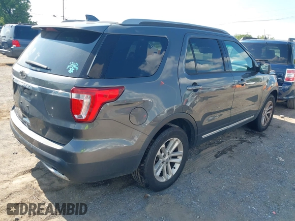 2017 Ford Explorer XLT z VIN 1FM5K7D85HGA07243, wystawiony jako IAAI lot #42672521 z przebiegiem 214 644 mil mil oraz . Historia ofert i sprzedaży dostępna na DreamBid. Obrazek 4.