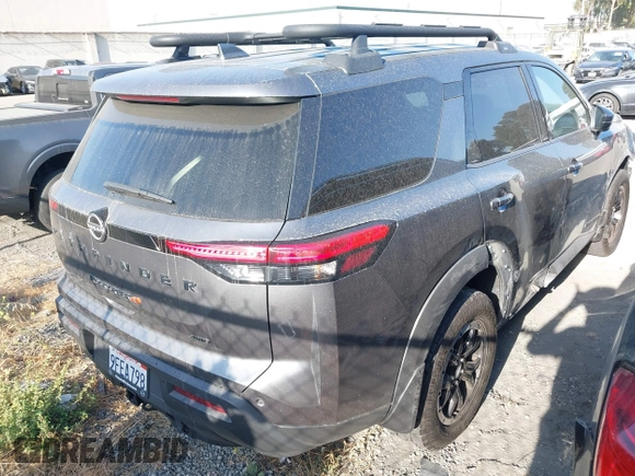 2023 Nissan Pathfinder SV z VIN 5N1DR3BD7PC224184, wystawiony jako IAAI lot #42420737 z przebiegiem 43 440 mil mil oraz . Historia ofert i sprzedaży dostępna na DreamBid. Obrazek 4.