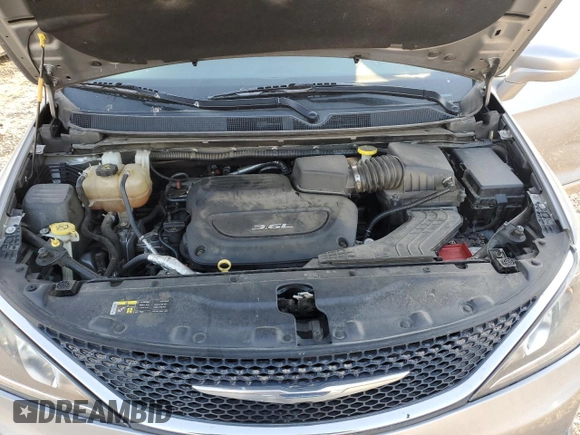 2017 Chrysler Pacifica Touring L with VIN 2C4RC1BG0HR683334, listed as a Copart auction lot 48756915 with 178,239 mi miles and Salvage Title. Bid and sale history available at DreamBid. Image 13.