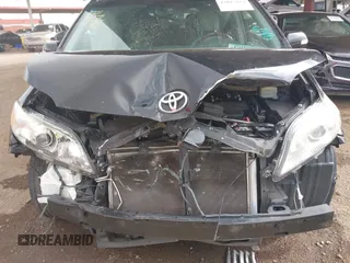 2014 Toyota Sienna XLE with VIN 5TDYK3DC0ES518522, listed as a IAAI auction lot 42025124 with 1 mi miles. Bid and sale history available at carsss.com. Image 6.