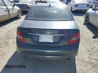 2008 Mercedes-Benz C 300 Sport z VIN WDDGF54X98R010556, wystawiony jako Copart lot #47401545 z przebiegiem 226 983 mil mil oraz Czysty tytuł • Clean title. Historia ofert i sprzedaży dostępna na DreamBid. Obrazek 6.