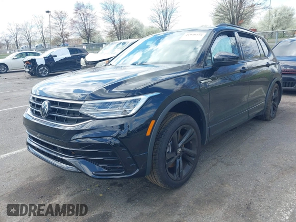 2024 Volkswagen Tiguan SE R-Line Black с VIN 3VV8B7AX0RM112035, выставлен на аукционе IAAI как лот 41978774 с пробегом 7 658 миль миль и . История ставок и продаж доступна на DreamBid. Изображение 17.