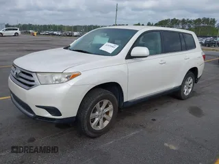 2013 Toyota Highlander with VIN 5TDZA3EH8DS040365, listed as a IAAI auction lot 41939503 with 123,581 mi miles and . Bid and sale history available at DreamBid. Image 2.