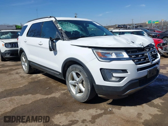 2017 Ford Explorer XLT with VIN 1FM5K7D86HGD86527, listed as a IAAI auction lot 41769032 with 105,619 mi miles and . Bid and sale history available at carsss.com. Image 1.