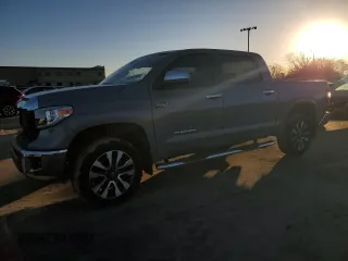 2018 Toyota Tundra 2WD SR5 with VIN 5TFFY5F16JX237455, listed as a Copart auction lot 84060504 with 105,034 mi miles and Salvage Title. Bid and sale history available at carsss.com. Image 1.