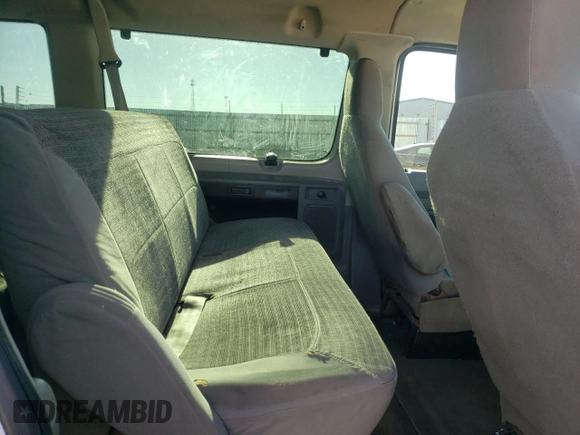2010 Ford Econoline Passenger XL z VIN 1FBSS3BL6ADA82911, wystawiony jako Copart lot #75835684 z przebiegiem 394 007 mil mil oraz Szkoda całkowita • Salvage title. Historia ofert i sprzedaży dostępna na DreamBid. Obrazek 11.