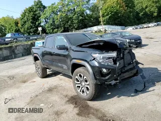 2024 GMC Canyon 4WD AT4 with VIN 1GTP6DEK2R1180037, listed as a Copart auction lot 71637264 with 7,565 mi miles and Salvage Title. Bid and sale history available at carsss.com. Image 10.