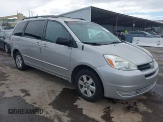 2005 Toyota Sienna CE with VIN 5TDZA23C55S264700, listed as a IAAI auction lot 41878179 with 293,934 mi miles. Bid and sale history available at carsss.com. Image 1.