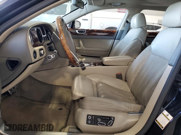 2006 Bentley Flying Spur z VIN SCBBR53W06C037412, wystawiony jako Copart lot #50492605 z przebiegiem 59 005 mil mil oraz Szkody całkowita. Historia ofert i sprzedaży dostępna na DreamBid. Obrazek 7.