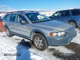 2003 Volvo V70 XC70 z VIN YV1SZ59H931096191, wystawiony jako IAAI lot #41560416 z przebiegiem 267 047 mil mil oraz . Historia ofert i sprzedaży dostępna na DreamBid. Obrazek 1.