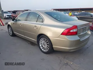2007 Volvo S80 I6 with VIN YV1AS982471016600, listed as a IAAI auction lot 42068122 with 100,083 mi miles. Bid and sale history available at carsss.com. Image 3.