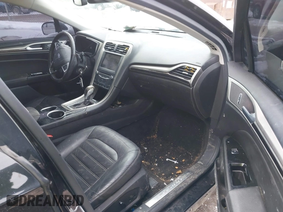 2013 Ford Fusion SE Hybrid with VIN 3FA6P0LU0DR176353, listed as a IAAI auction lot 41591238 with 190,717 mi miles. Bid and sale history available at carsss.com. Image 5.