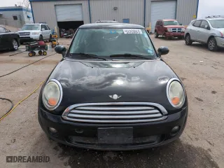 2010 MINI Cooper Hardtop with VIN WMWMF3C5XATZ25746, listed as a Copart auction lot 51662415 with 139,411 mi miles and Salvage Title. Bid and sale history available at carsss.com. Image 5.