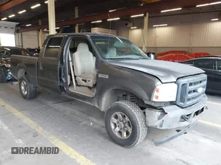 2005 Ford F-250 XL z VIN 1FTSW21P25EB47753, wystawiony jako IAAI lot #41075925 z przebiegiem 226 669 mil mil oraz . Historia ofert i sprzedaży dostępna na DreamBid. Obrazek 1.
