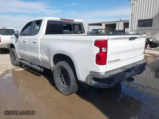 2019 Chevrolet Silverado 1500 LT with VIN 1GCRYDED9KZ239788, listed as a IAAI auction lot 41342379 with 93,872 mi miles. Bid and sale history available at carsss.com. Image 3.
