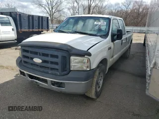 2007 Ford F-350 z VIN 1FTWW30P67EB48108, wystawiony jako Copart lot #49973435 z przebiegiem 165 716 mil mil oraz Czysty tytuł • Clean title. Historia ofert i sprzedaży dostępna na DreamBid. Obrazek 1.
