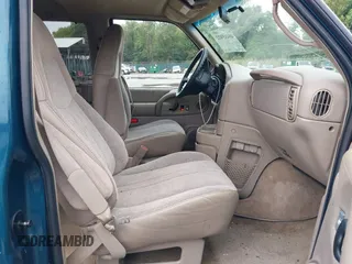 1999 Chevrolet Astro with VIN 1GNEL19W0XB116797, listed as a IAAI auction lot 42219437 with 120,902 mi miles and . Bid and sale history available at DreamBid. Image 5.