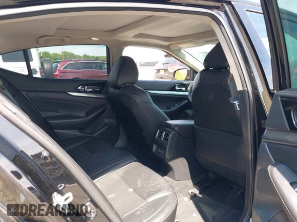 2020 Nissan Maxima SL with VIN 1N4AA6DV5LC366300, listed as a IAAI auction lot 42220939 with 16,858 mi miles and . Bid and sale history available at DreamBid. Image 8.