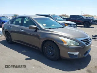 2015 Nissan Altima SL z VIN 1N4AL3AP1FC222925, wystawiony jako IAAI lot #42504682 z przebiegiem 104 012 mil mil oraz . Historia ofert i sprzedaży dostępna na DreamBid. Obrazek 1.
