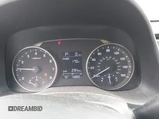 2017 Hyundai Elantra SE z VIN KMHD74LF0HU071915, wystawiony jako IAAI lot #42527992 z przebiegiem 148 885 mil mil oraz . Historia ofert i sprzedaży dostępna na DreamBid. Obrazek 7.