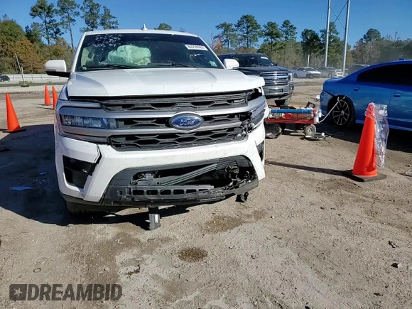 2023 Ford Expedition XLT with VIN 1FMJU1H85PEA23677, listed as a Copart auction lot 84255484 with 0 mi miles and Salvage Title. Bid and sale history available at carsss.com. Image 12.
