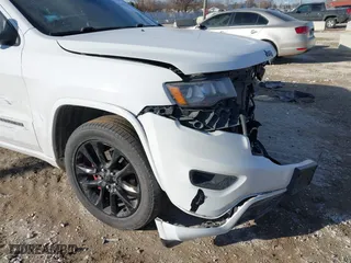 2018 Jeep Grand Cherokee Laredo E with VIN 1C4RJFAG6JC137155, listed as a IAAI auction lot 41391410 with 108,271 mi miles. Bid and sale history available at carsss.com. Image 18.