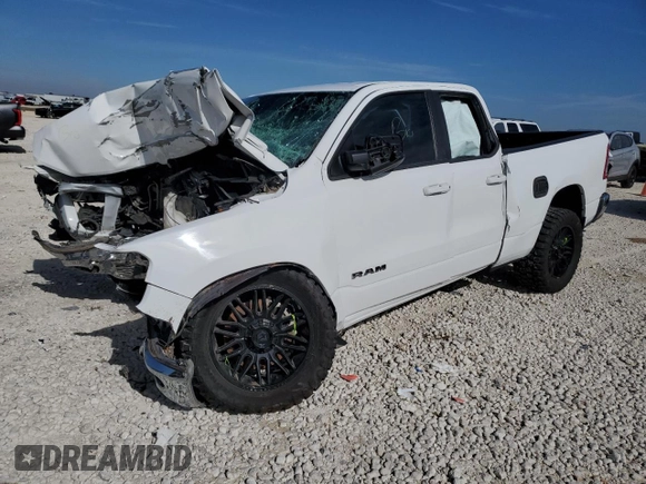 2022 Ram 1500 Big Horn z VIN 1C6RREBG8NN273970, wystawiony jako Copart lot #88903735 z przebiegiem Nie podano mil oraz Czysty tytuł • Clean title. Historia ofert i sprzedaży dostępna na DreamBid. Obrazek 1.