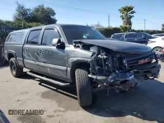 2003 GMC Sierra 1500HD SLT z VIN 1GTGK13U83F193383, wystawiony jako Copart lot #48501345 z przebiegiem 182 639 mil mil oraz Szkoda całkowita • Salvage title. Historia ofert i sprzedaży dostępna na DreamBid. Obrazek 4.