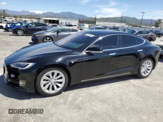 2018 Tesla Model S 75D with VIN 5YJSA1E20JF297179, listed as a Copart auction lot 50957585 with 25,225 mi miles and Salvage Title. Bid and sale history available at DreamBid. Image 1.