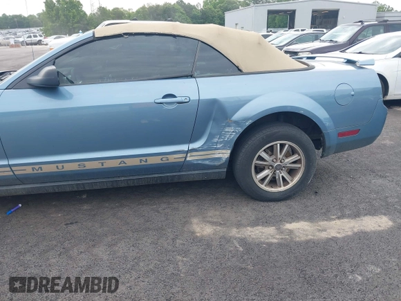 2005 Ford Mustang Deluxe with VIN 1ZVHT84N355253948, listed as a IAAI auction lot 42184141 with 182,119 mi miles and . Bid and sale history available at DreamBid. Image 17.