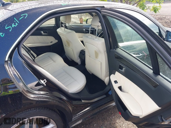 2014 Mercedes-Benz E 350 Sport z VIN WDDHF5KB1EB062800, wystawiony jako IAAI lot #42469544 z przebiegiem 141 698 mil mil oraz . Historia ofert i sprzedaży dostępna na DreamBid. Obrazek 8.