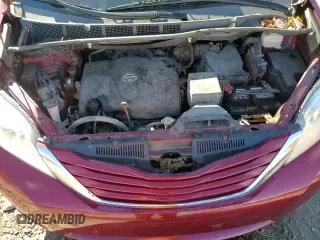 2017 Toyota Sienna LE z VIN 5TDJZ3DC6HS162059, wystawiony jako Copart lot #82277675 z przebiegiem 99 246 mil mil oraz Szkoda całkowita • Salvage title. Historia ofert i sprzedaży dostępna na DreamBid. Obrazek 15.