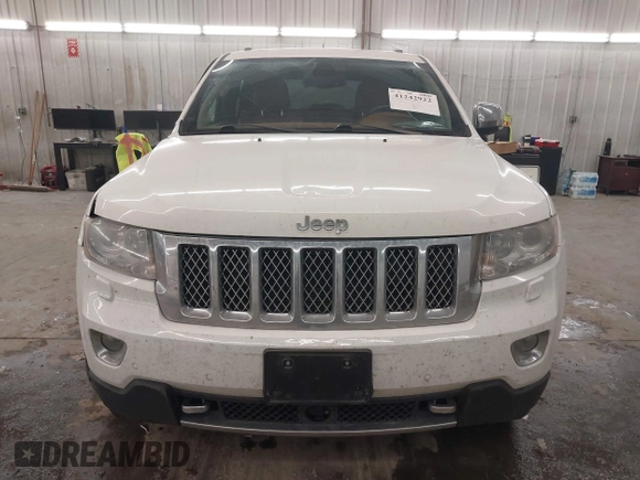 2013 Jeep Grand Cherokee Overland with VIN 1C4RJFCG7DC581808, listed as a IAAI auction lot 41242922 with 187,442 mi miles. Bid and sale history available at carsss.com. Image 13.