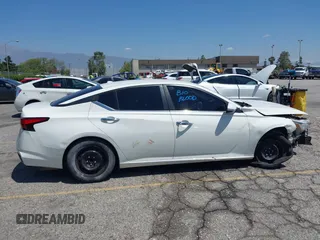 2019 Nissan Altima S z VIN 1N4BL4BV8KC122421, wystawiony jako IAAI lot #42215166 z przebiegiem Nie podano mil oraz . Historia ofert i sprzedaży dostępna na DreamBid. Obrazek 13.
