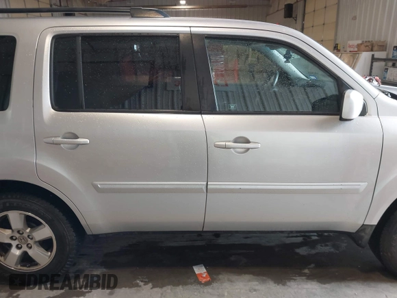 2011 Honda Pilot EX with VIN 5FNYF3H44BB022324, listed as a IAAI auction lot 42199376 with 277,735 mi miles and . Bid and sale history available at carsss.com. Image 13.