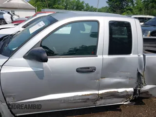 2009 Dodge Dakota ST with VIN 1D7HE22K89S739039, listed as a IAAI auction lot 42414097 with 232,619 mi miles and . Bid and sale history available at DreamBid. Image 13.