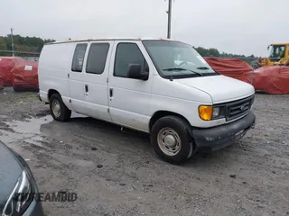 2005 Ford Econoline Cargo with VIN 1FTRE14W65HA26513, listed as a IAAI auction lot 41598498 with 200,837 mi miles. Bid and sale history available at carsss.com. Image 1.