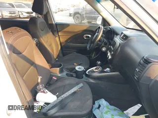 2017 Kia Soul with VIN KNDJN2A26H7447761, listed as a IAAI auction lot 41258586 with 1 mi miles. Bid and sale history available at carsss.com. Image 5.