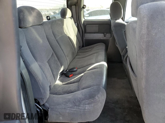 2005 Chevrolet Silverado 1500 LS with VIN 2GCEC19T051323752, listed as a Copart auction lot 43731485 with 146,765 mi miles and Salvage title. Bid and sale history available at DreamBid. Image 10.
