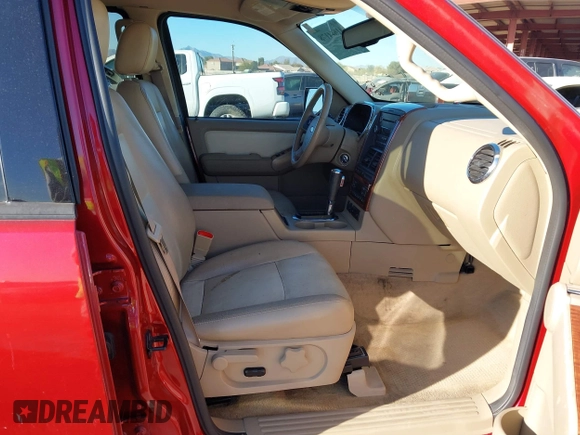 2008 Ford Explorer Eddie Bauer with VIN 1FMEU64E18UA03959, listed as a IAAI auction lot 41644178 with 97,717 mi miles. Bid and sale history available at carsss.com. Image 5.