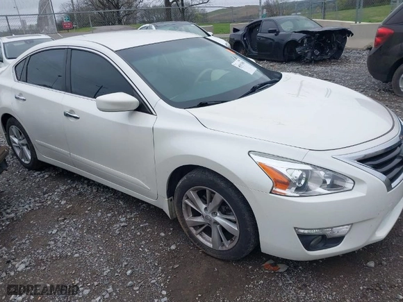 2015 Nissan Altima 2.5 S with VIN 1N4AL3AP2FC476885, listed as a IAAI auction lot 41917690 with 147,345 mi miles. Bid and sale history available at carsss.com. Image 1.