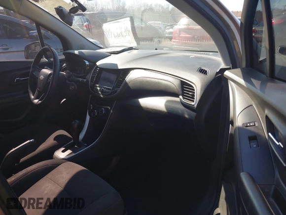 2021 Chevrolet Trax LS with VIN KL7CJKSB7MB306172, listed as a IAAI auction lot 41663054 with 108,241 mi miles. Bid and sale history available at carsss.com. Image 5.