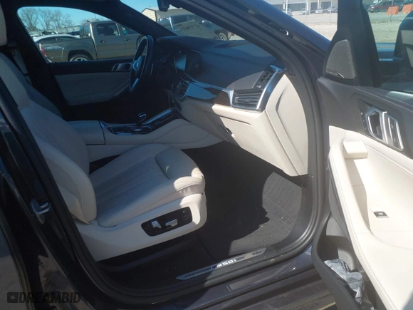 2021 BMW X6 M50i with VIN 5UXCY8C07M9E32426, listed as a IAAI auction lot 41715641 with 23,000 mi miles. Bid and sale history available at carsss.com. Image 5.