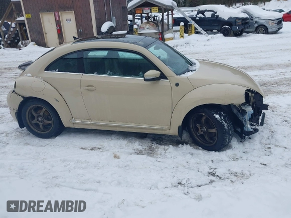 2019 Volkswagen Beetle S с VIN 3VWFD7AT1KM703684, выставлен на аукционе IAAI как лот 41571691 с пробегом 111 180 миль миль и . История ставок и продаж доступна на DreamBid. Изображение 14.